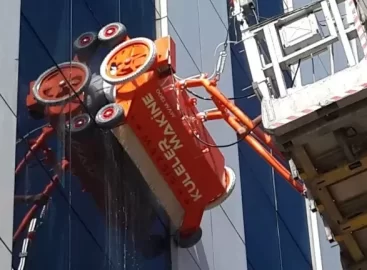 gökdelen-temizlik-robotlari gökdelen-temizlik-robotlari